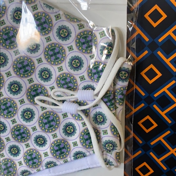 NWT Auth Tory Burch Face Mask - Picture 3 of 6